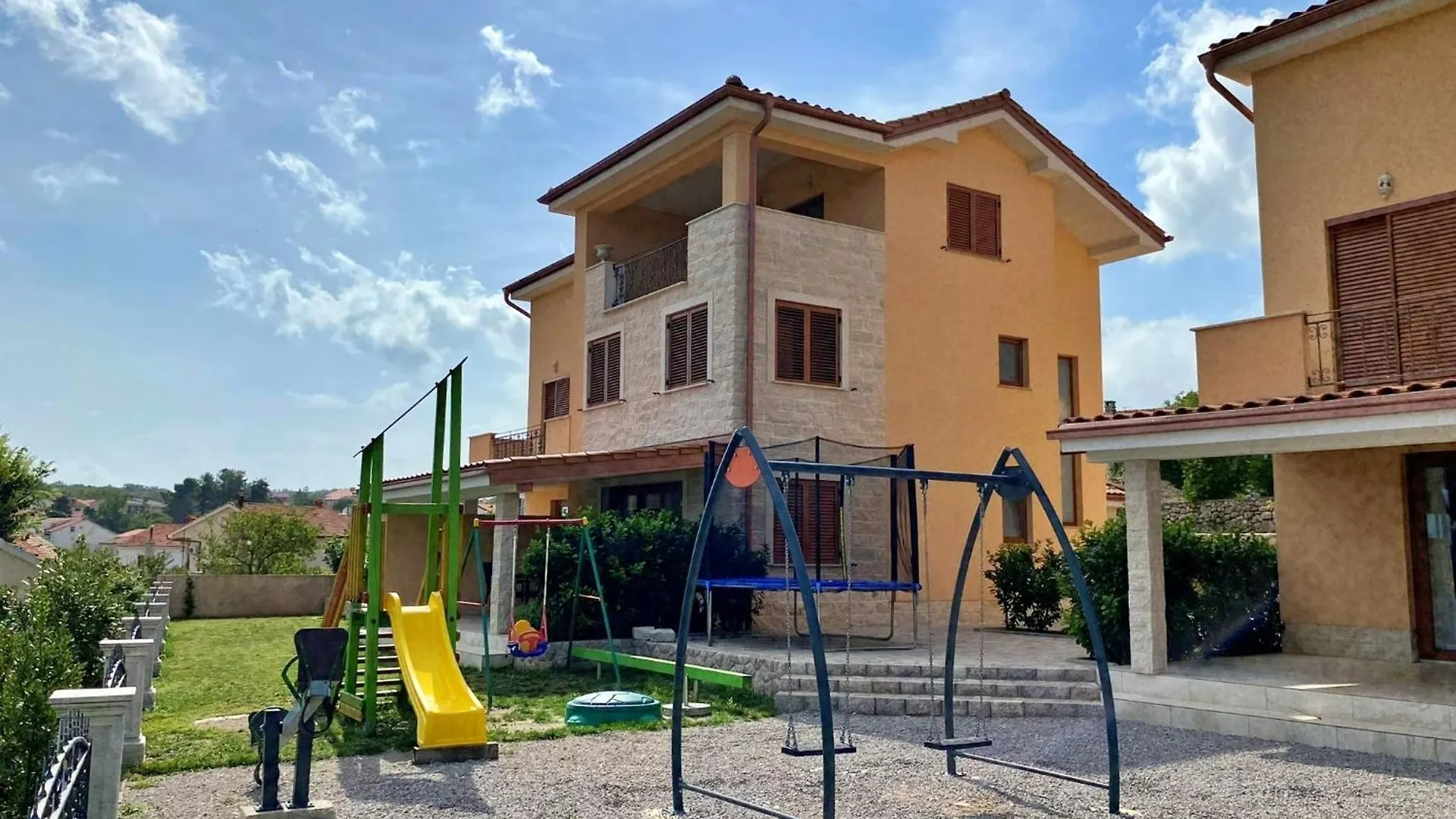 Apartments For Families With Children Silo, Krk - 18685 Silo (Krk)